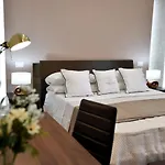 Luxury Suites-near Ruins بومبيي